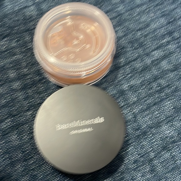 bareMinerals Original Loose Powder Foundation SPF15 - Golden Dark 25 NWOB - Picture 3 of 3